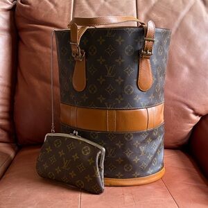 🤎💋Beautiful RARE Louis Vuitton Brown Monogram Bucket GM Bag with Pouch💋🤎